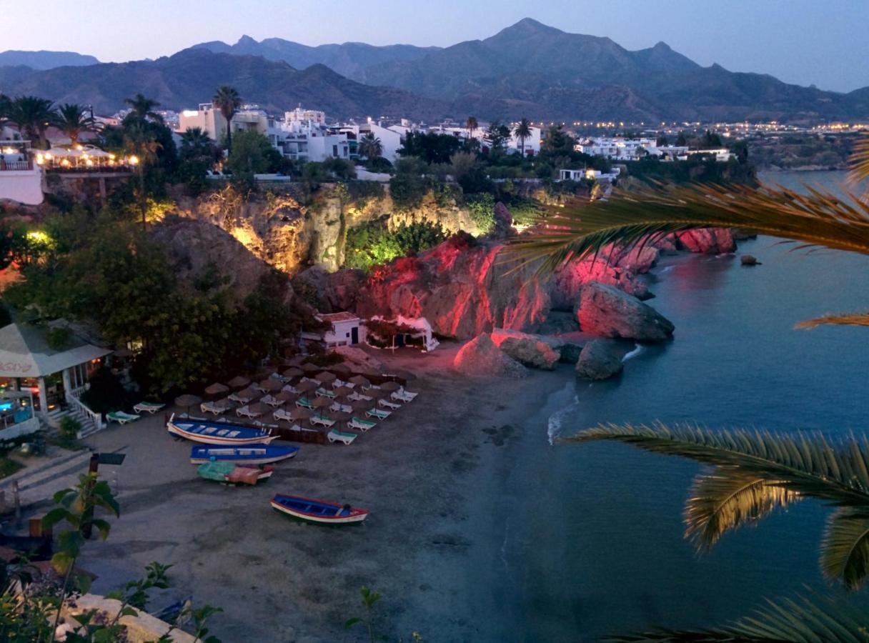 Apartamentos Eduardo Rico Nerja Buitenkant foto